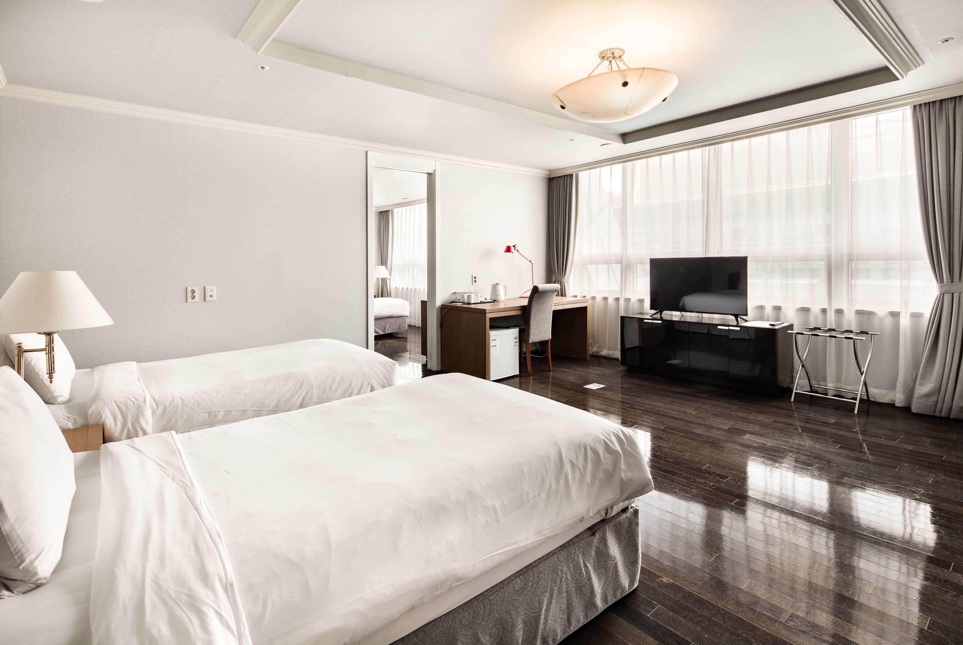 Ramada Hotel&Suites Seoul Namdaemun Exterior foto